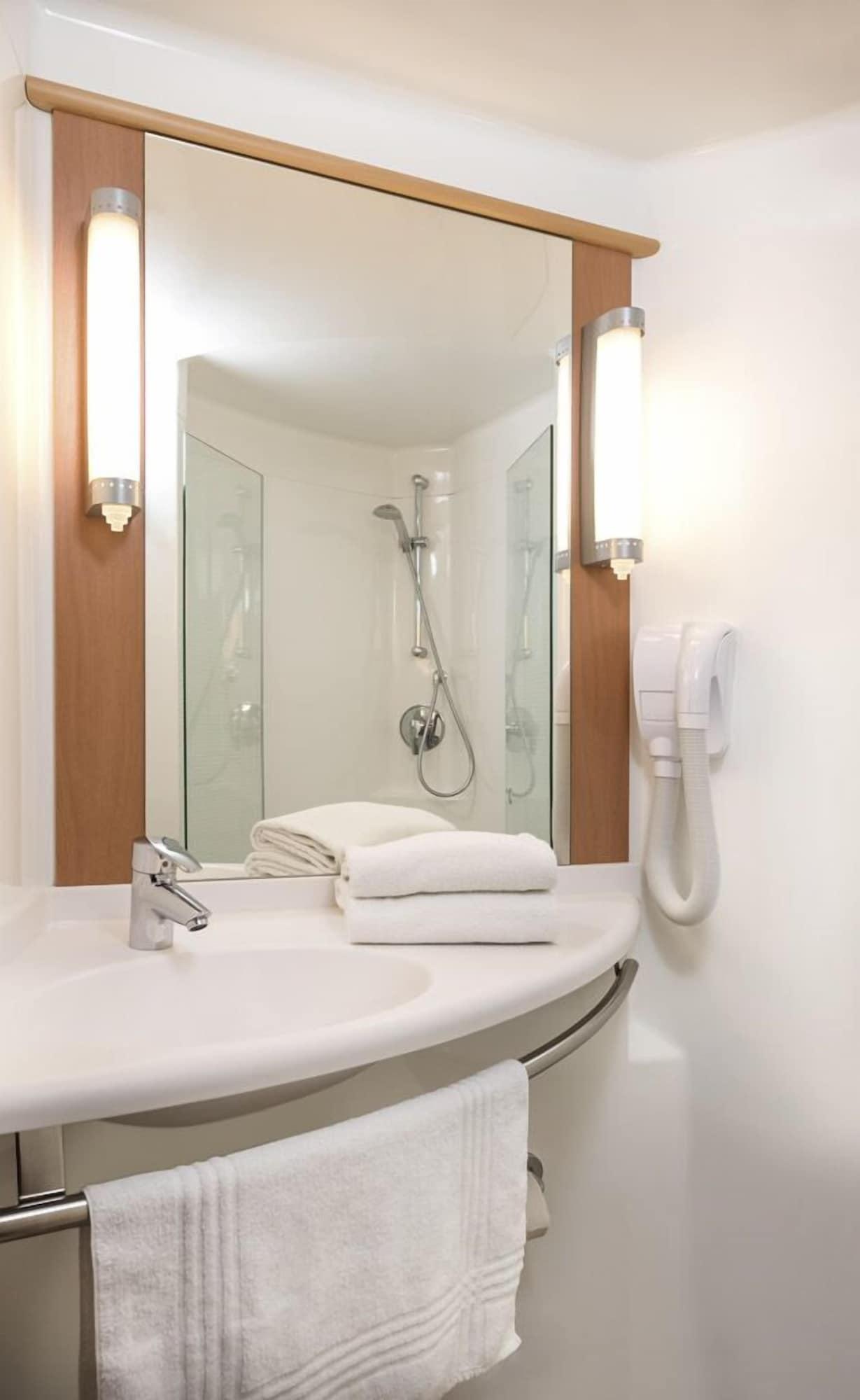 Ibis Hotel Friedrichshafen Airport Messe Dış mekan fotoğraf