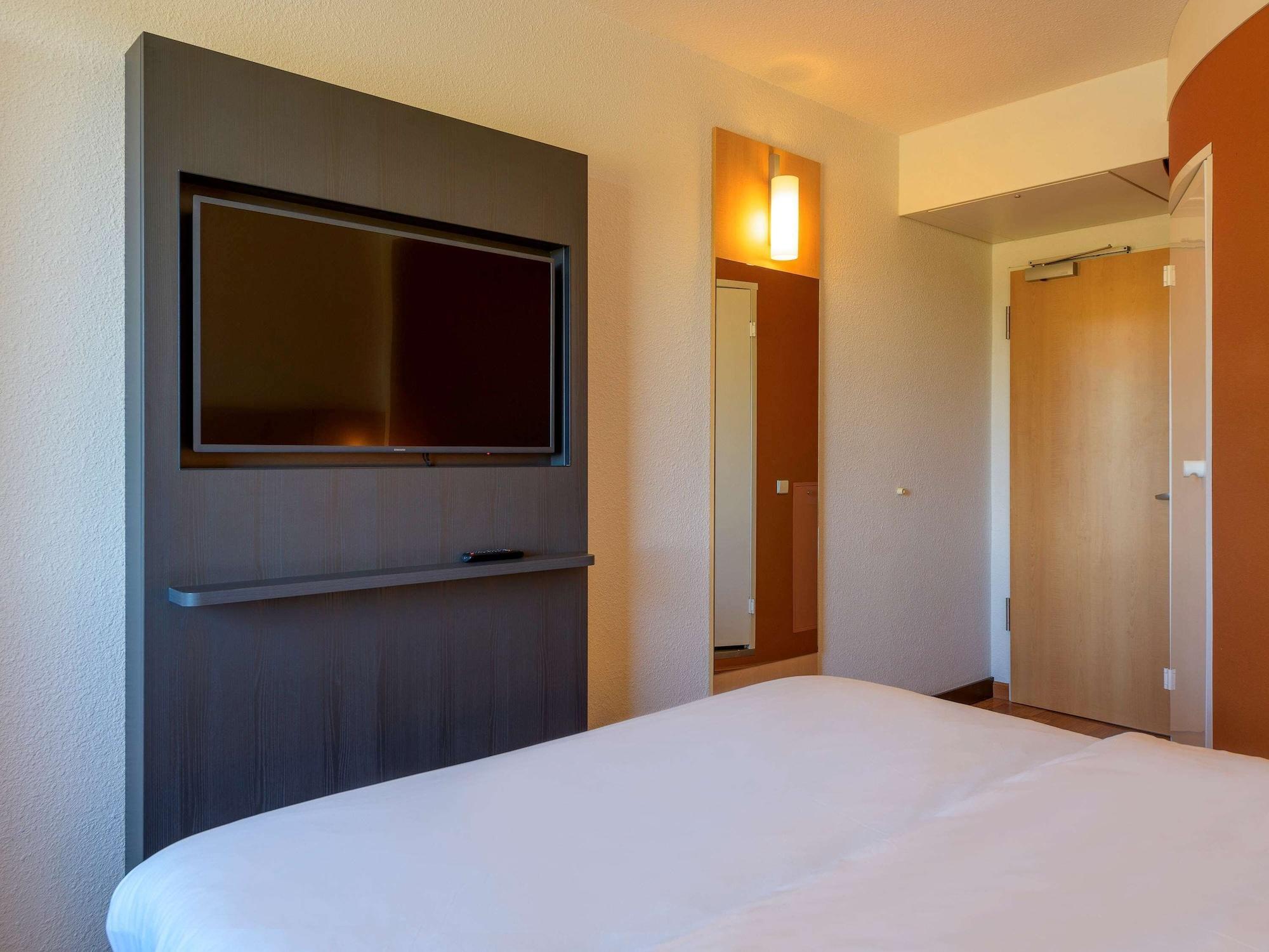 Ibis Hotel Friedrichshafen Airport Messe Dış mekan fotoğraf