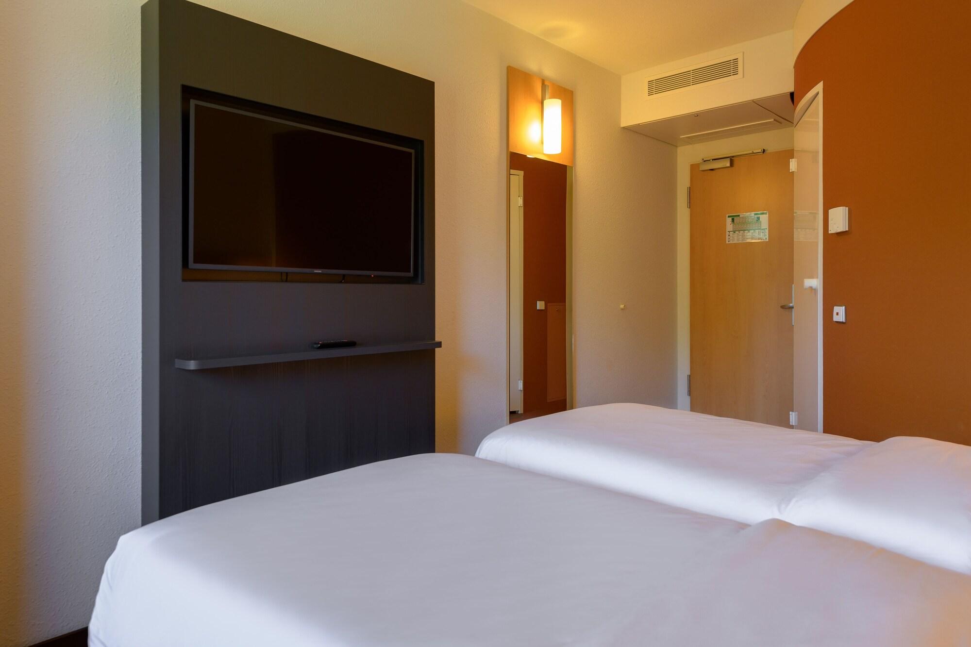 Ibis Hotel Friedrichshafen Airport Messe Dış mekan fotoğraf