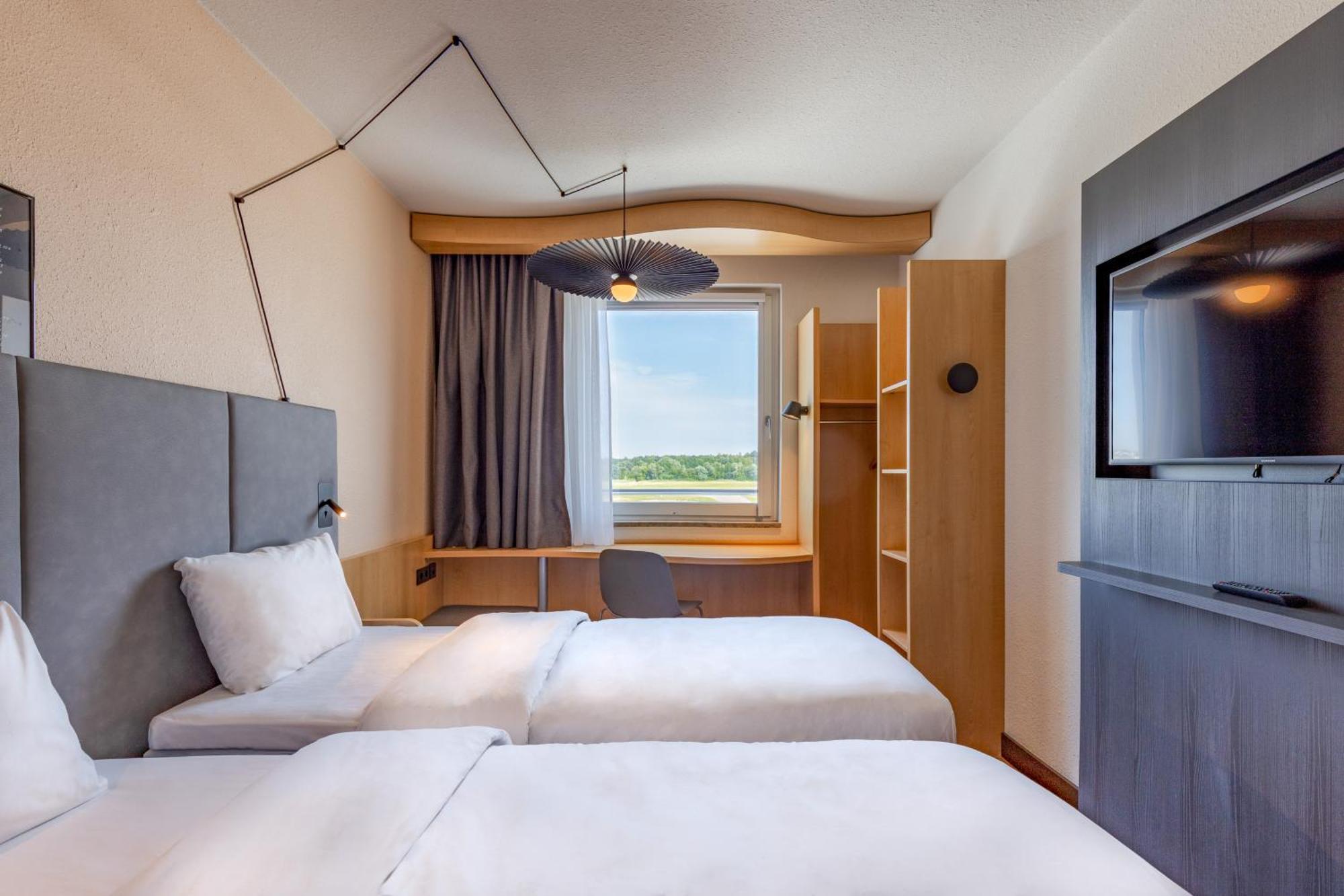 Ibis Hotel Friedrichshafen Airport Messe Dış mekan fotoğraf